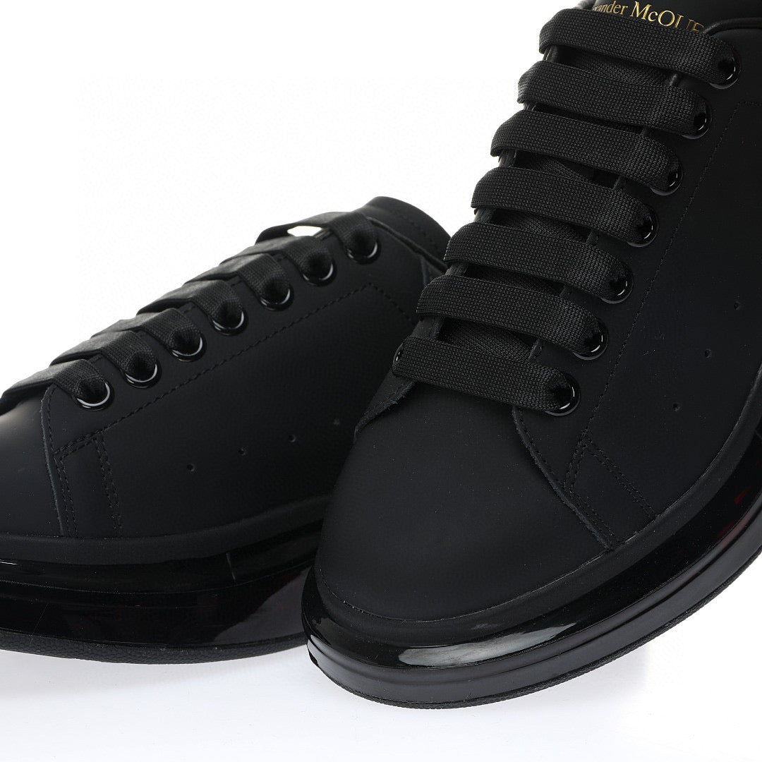 McQueen Black Night