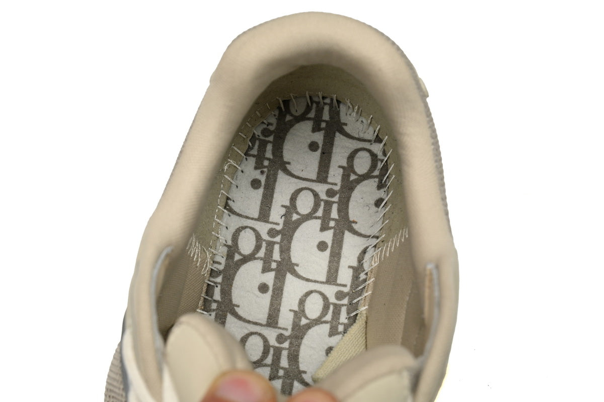 DR B30 Light Grey Sneakers Cream