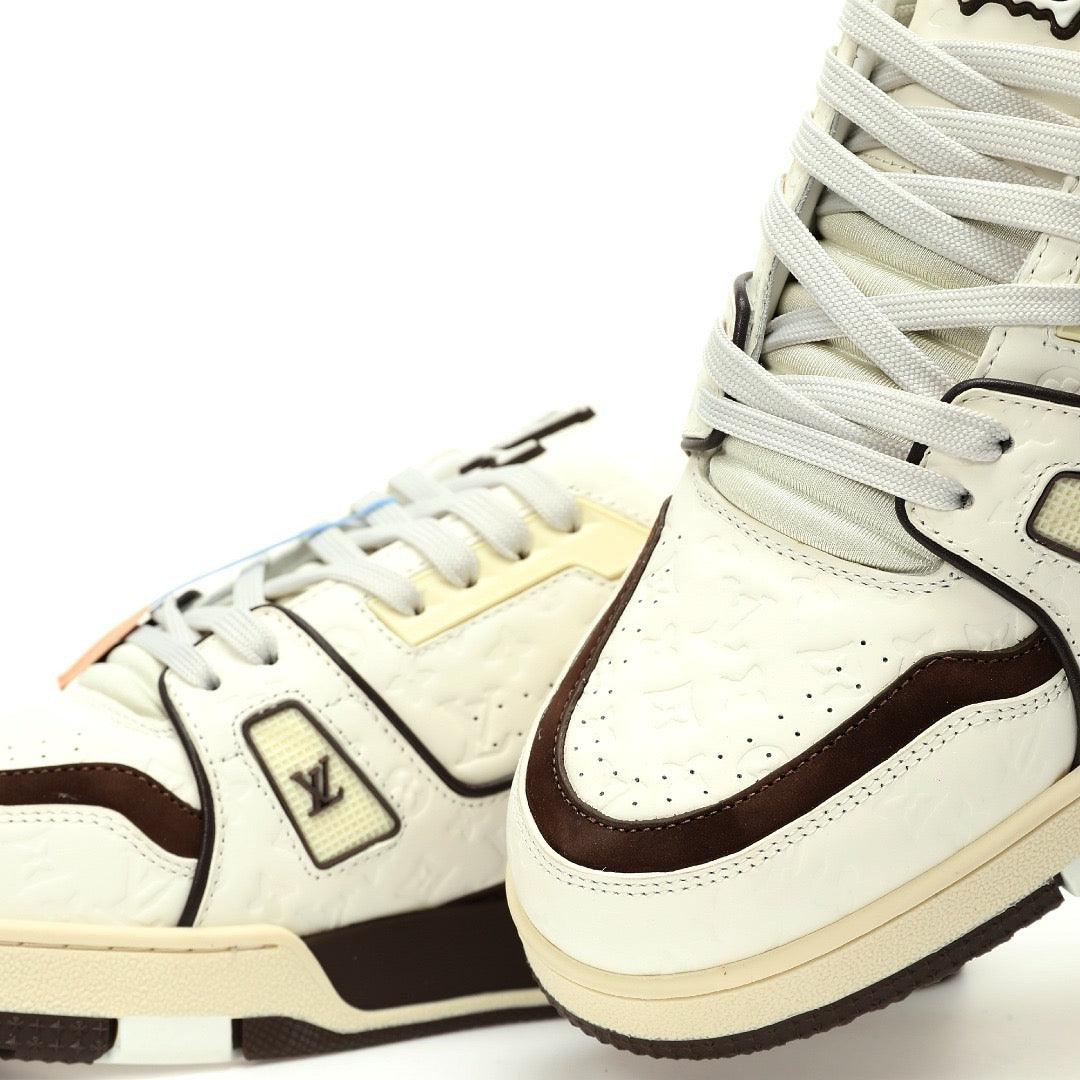 LV Trainer #54 Embassy