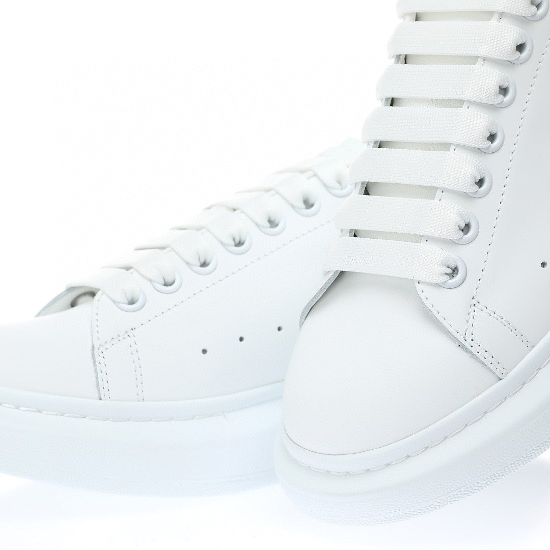 McQueen Black Gloss