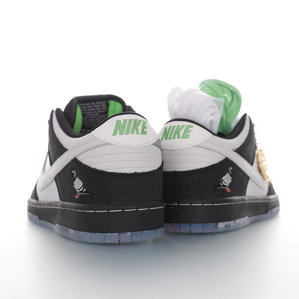 Dunk Low SB Staple panda Pigeon