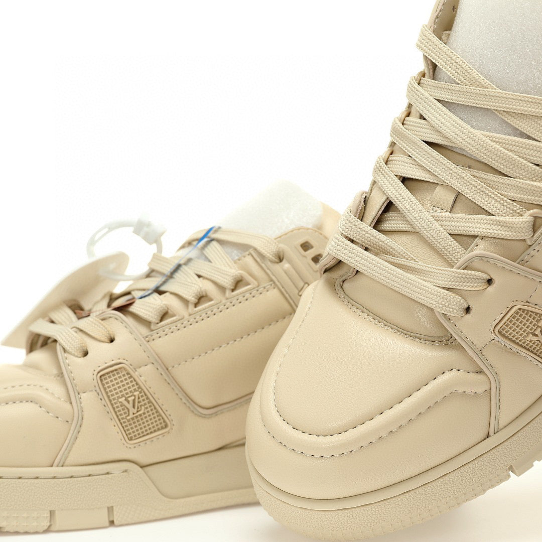 LV Trainer Nude
