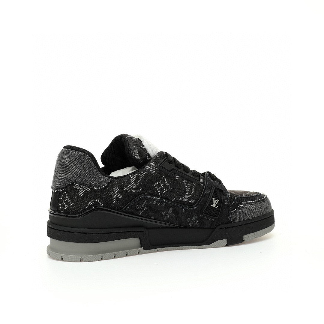 Loius Vuitton Trainer Black Monogram