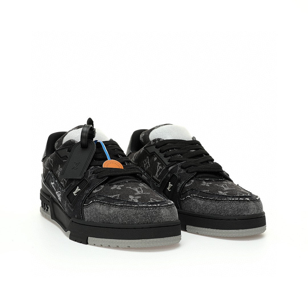 Loius Vuitton Trainer Black Monogram