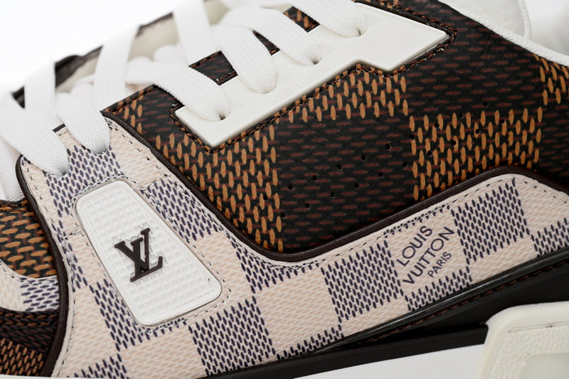 LV Trainer Brown