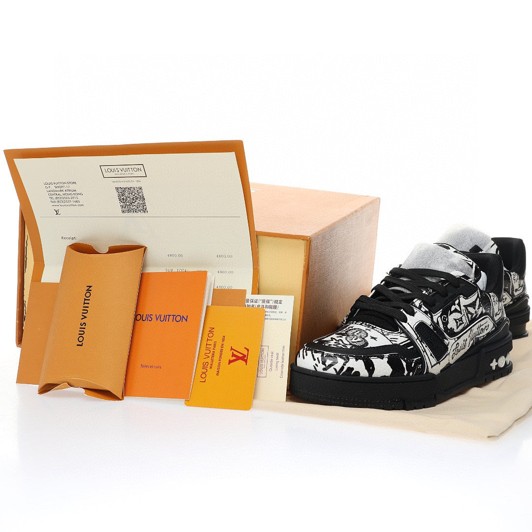 LV Trainer White Doodles