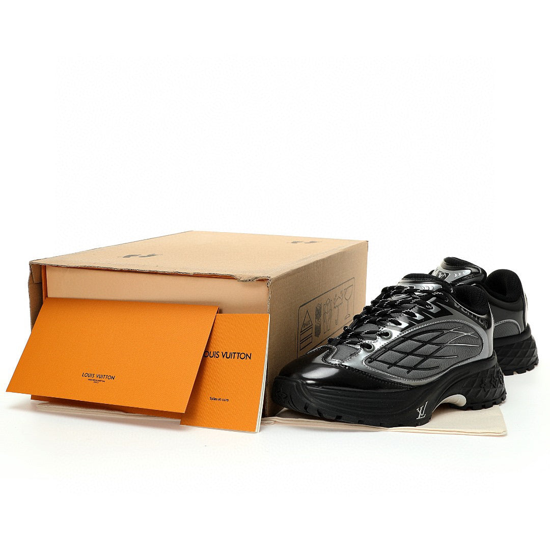 LV Discovery Lace Up Black