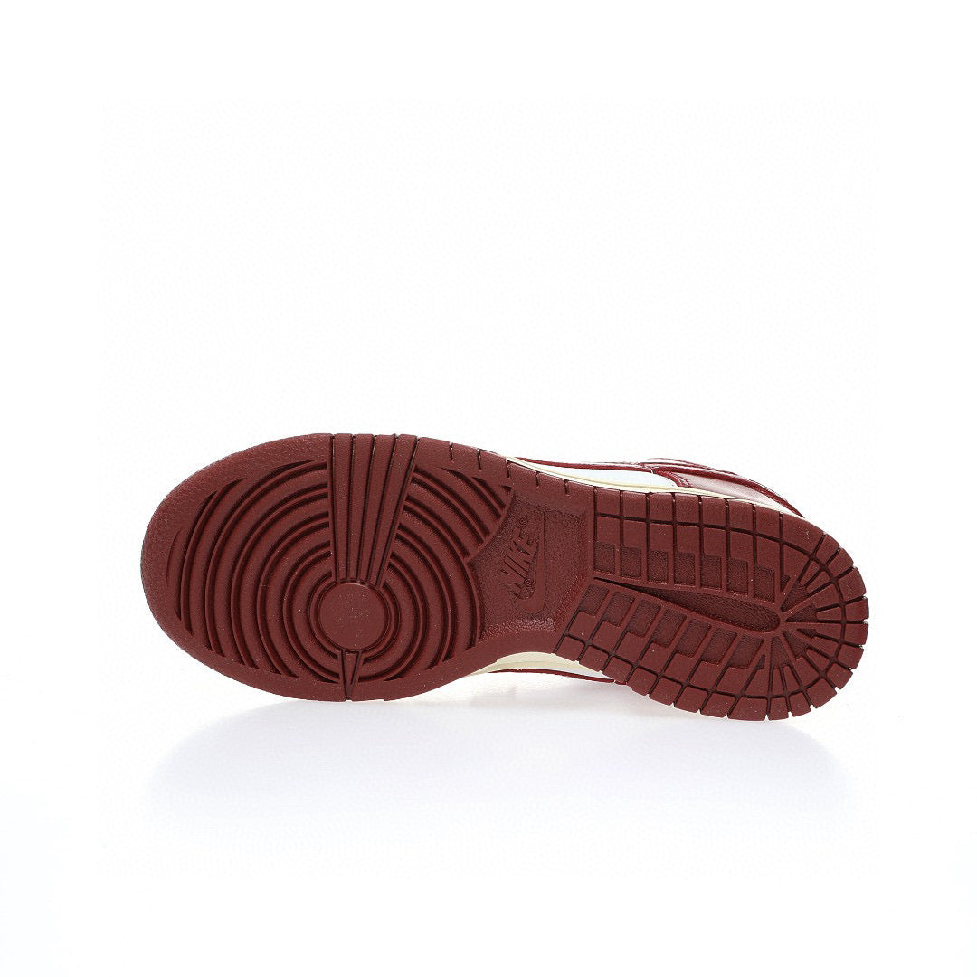 Dunk Low Vintage Team Red