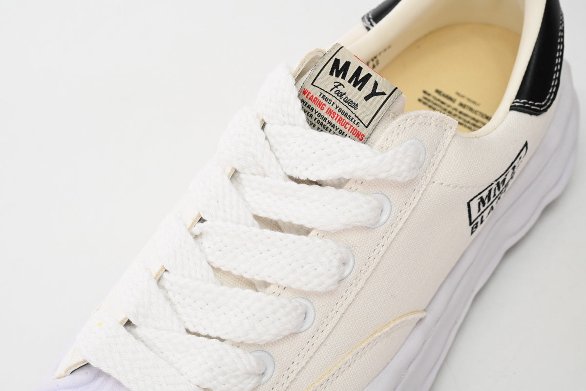 Mihara Blakey White Label