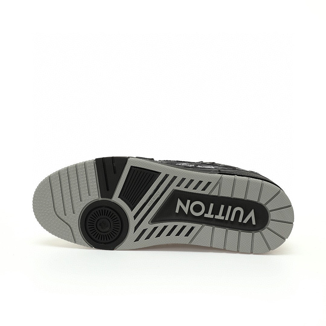 Loius Vuitton Trainer Black Monogram