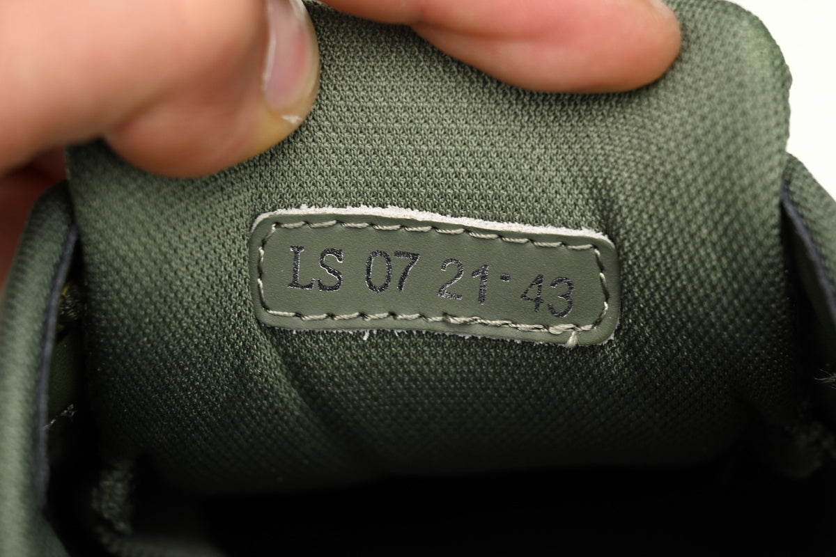 DR B30 Light Grey Sneakers Olive