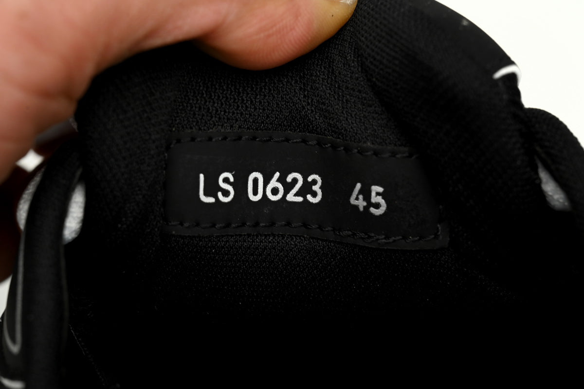 DR B30 Light Grey Sneakers Black
