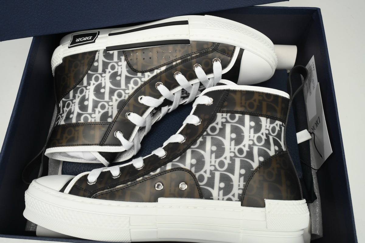 DR B23 Black & White