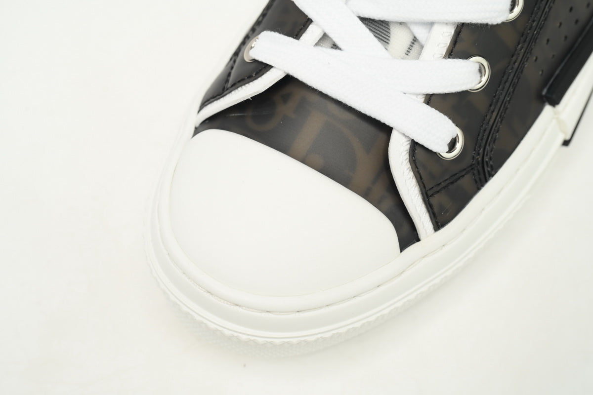 DR B23 Black & White Low