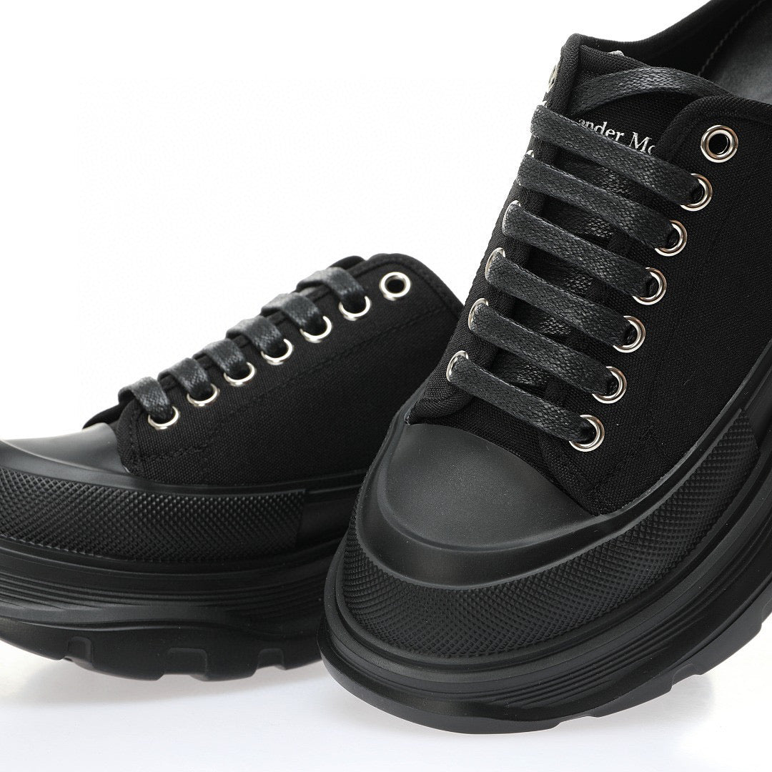 McQueen All Black
