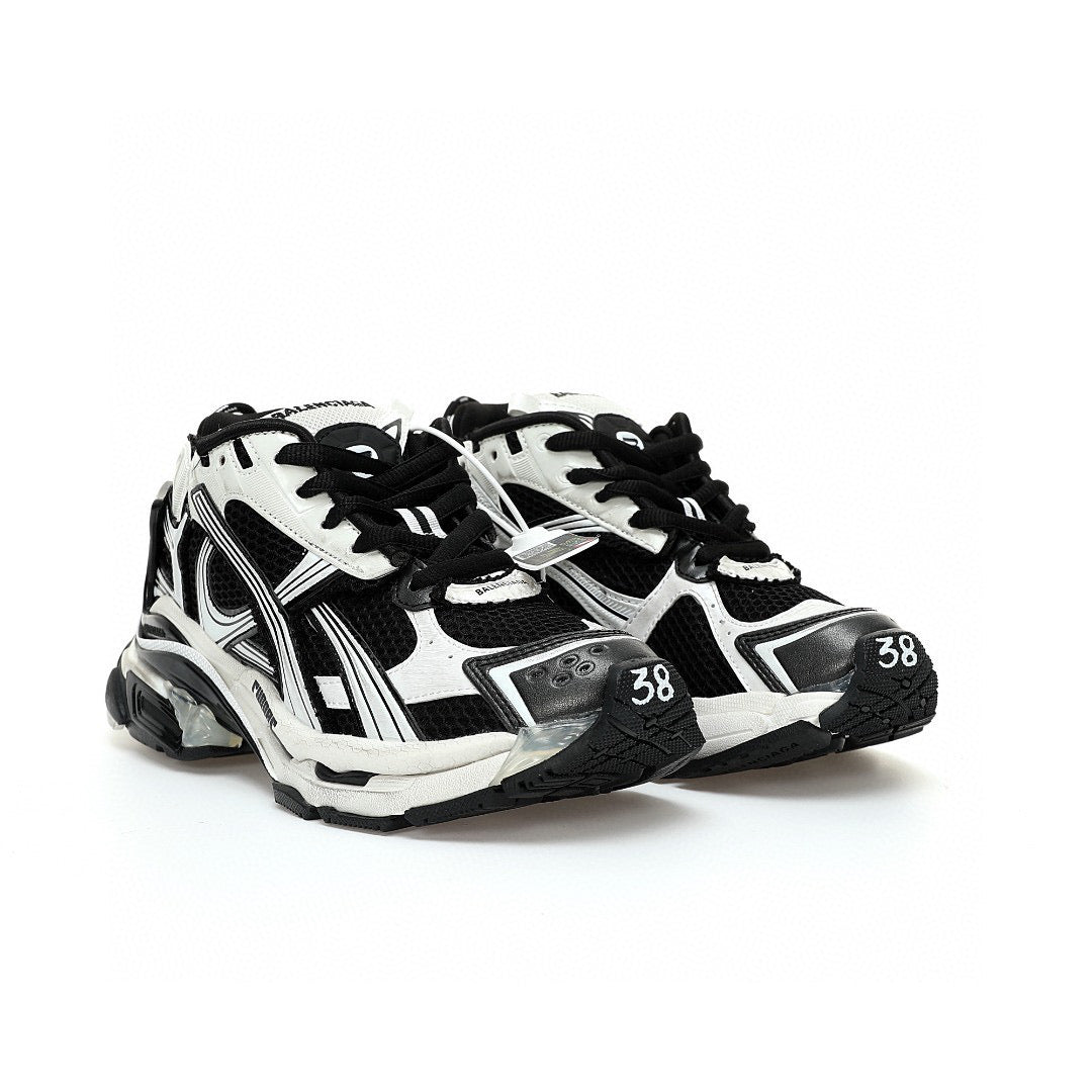 BB Runners Black White