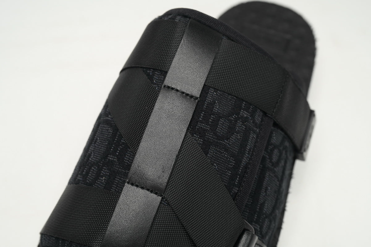 DR Slides Black
