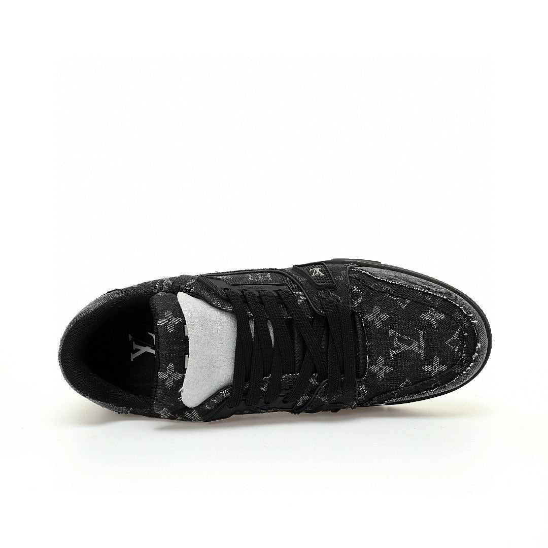 Loius Vuitton Trainer Black Monogram