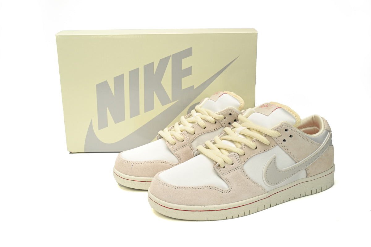 Dunk Low SB Valentine's White Day