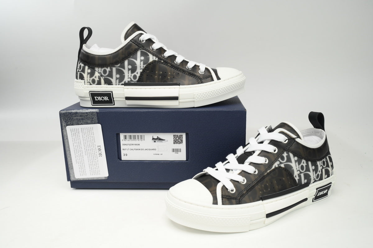 DR B23 Black & White Low