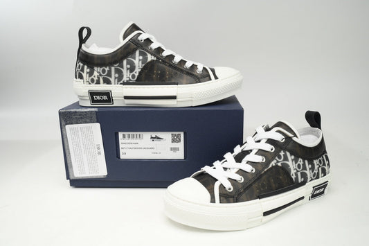 DR B23 Black & White Low