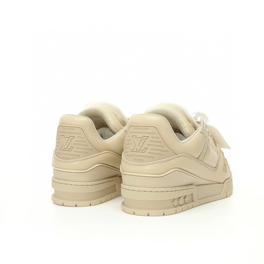 LV Trainer Nude