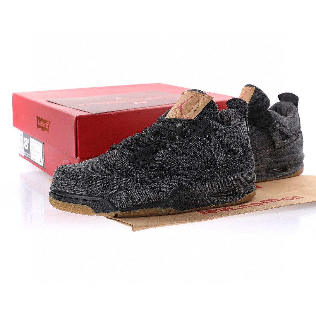 J4 Levi's Black