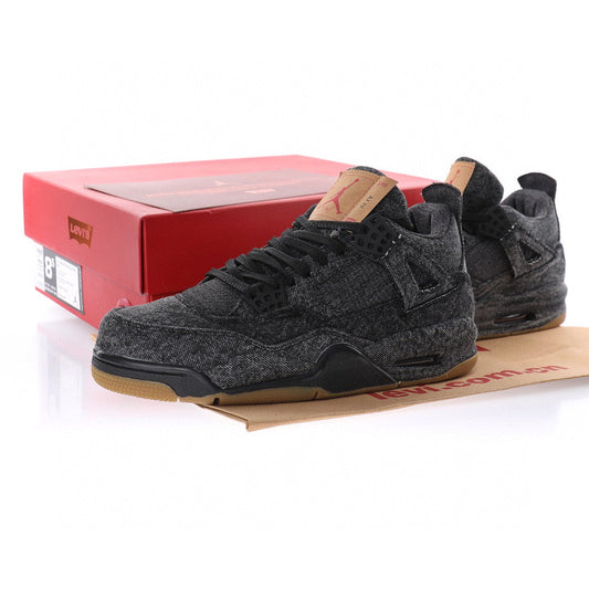 J4 Levi's Black