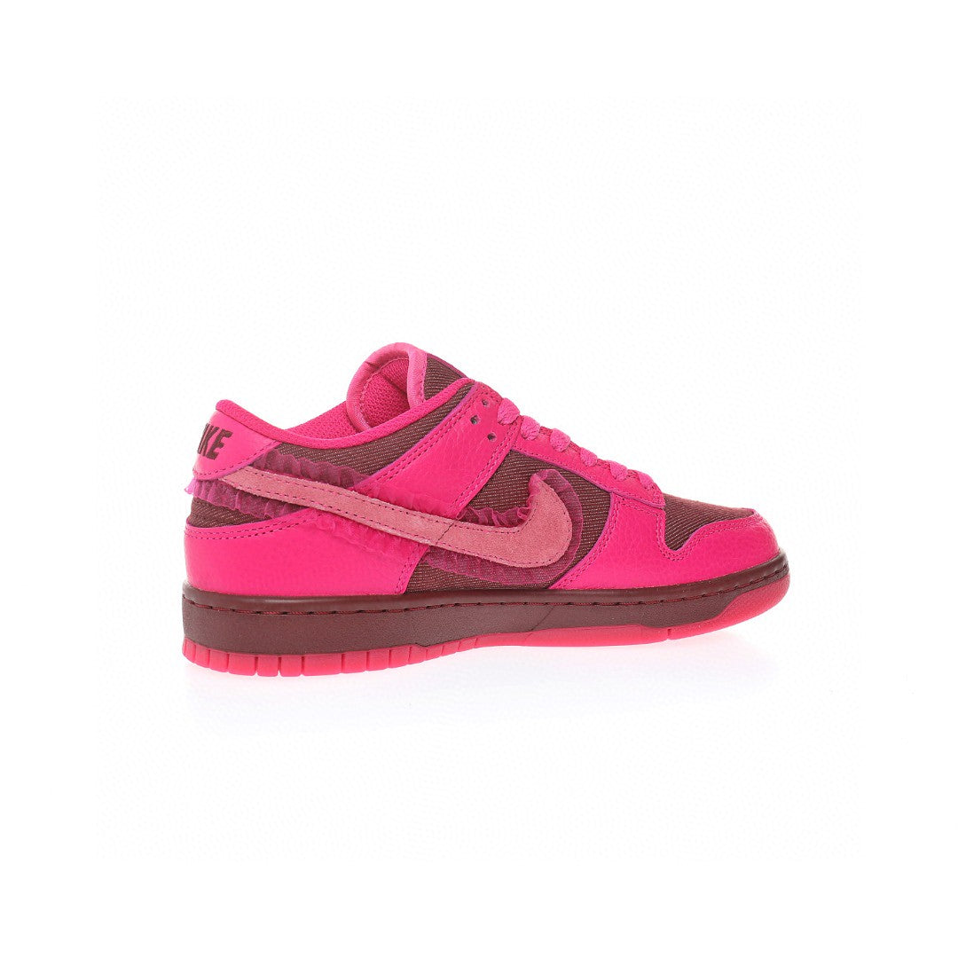 Dunk Low Valentine's Day 2022