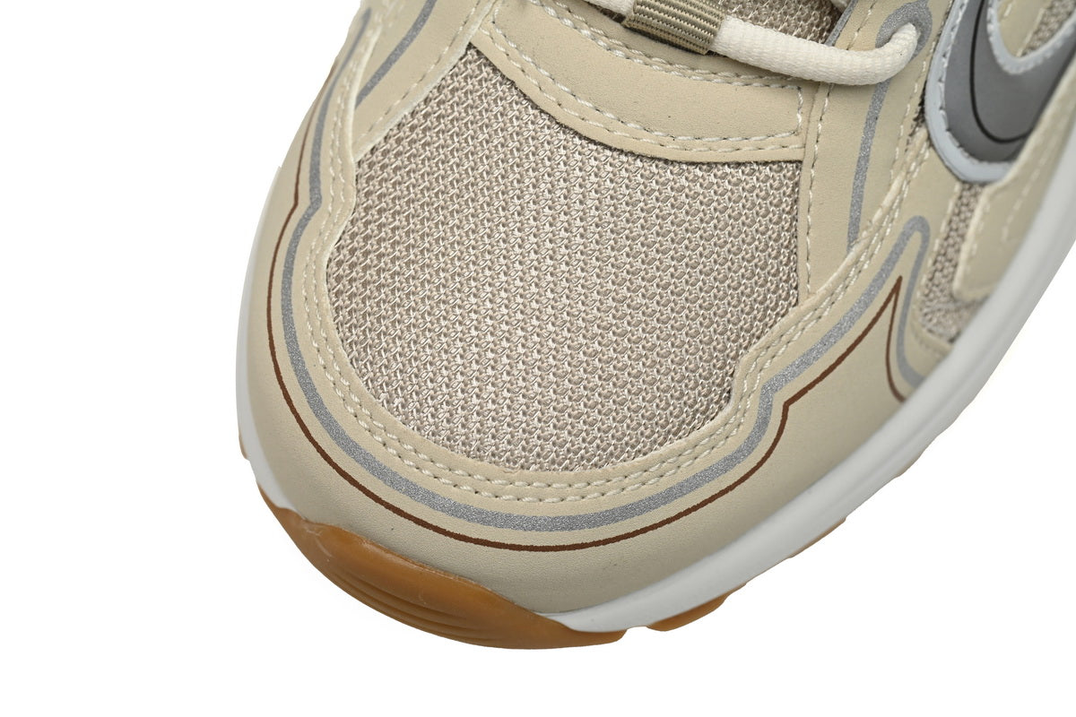 DR B30 Light Grey Sneakers Cream
