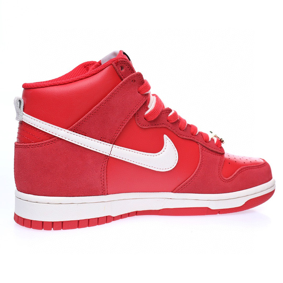 Dunk SB High First Aid