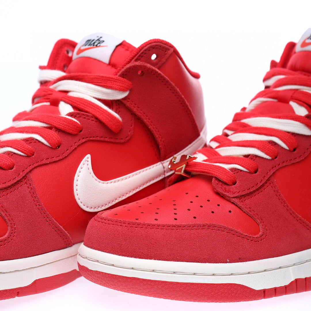 Dunk SB High First Aid