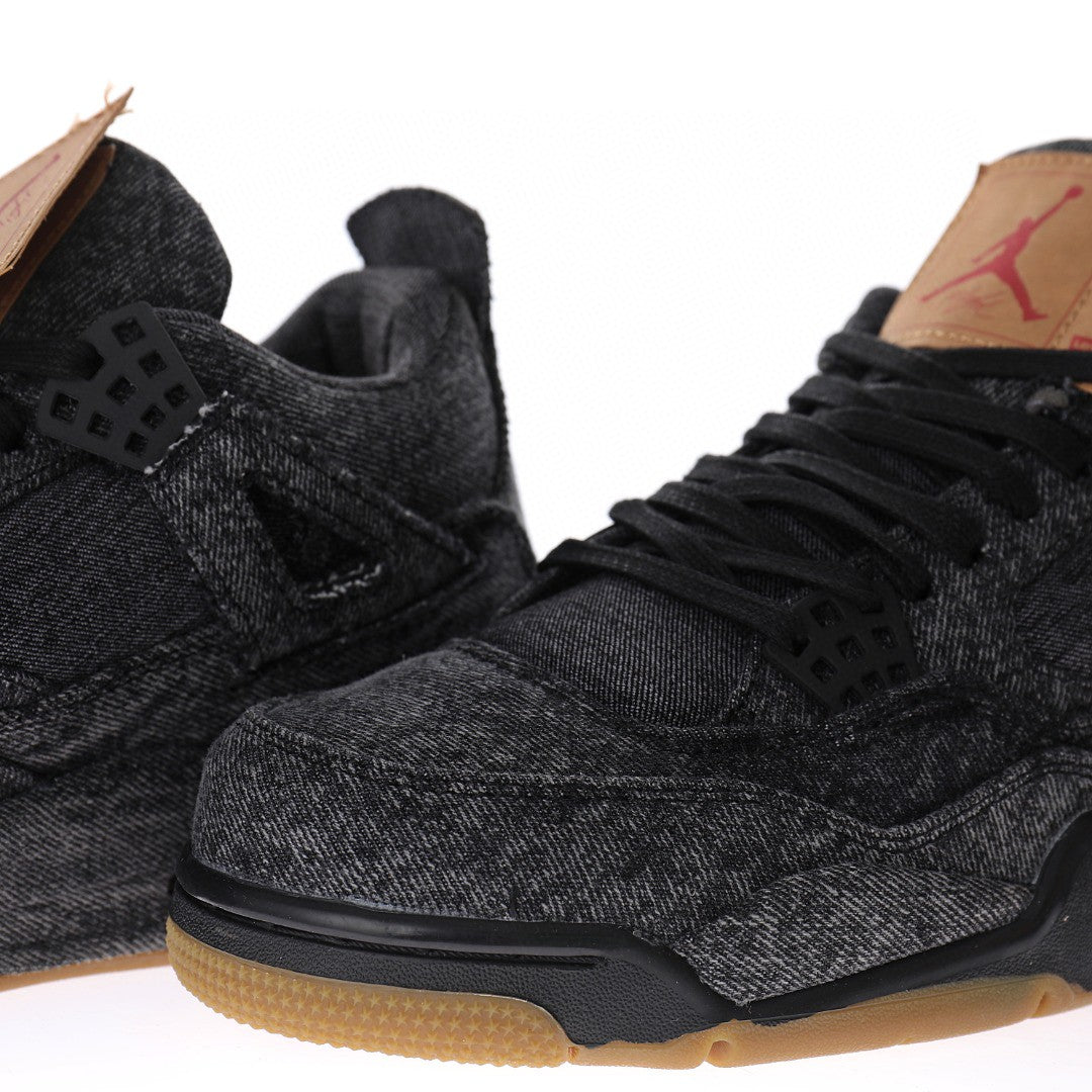 J4 Levi's Black