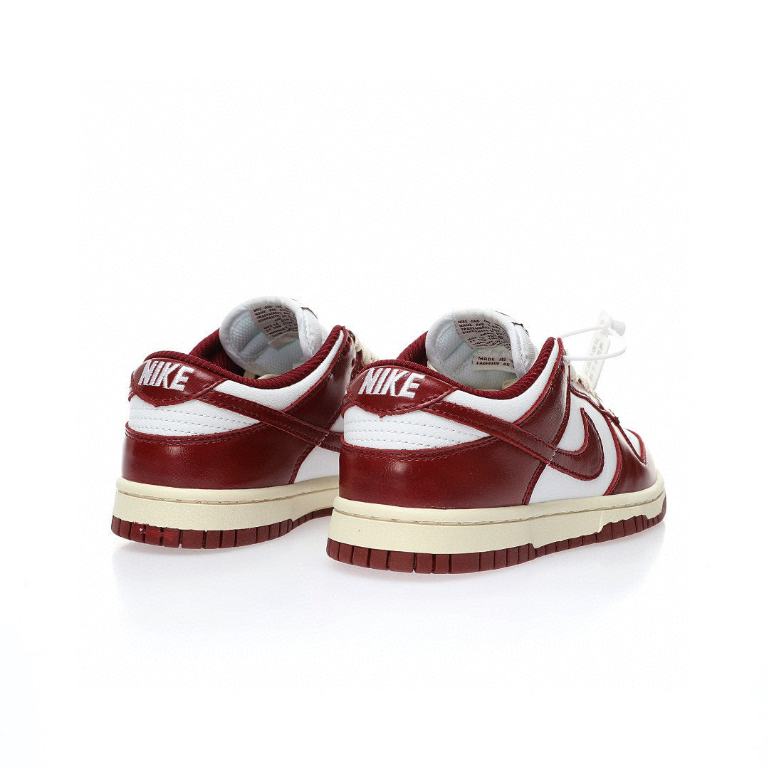 Dunk Low Vintage Team Red