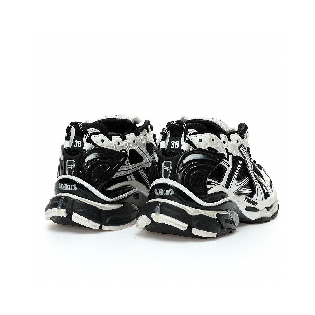 BB Runners Black White