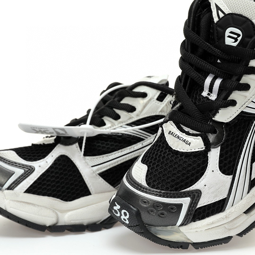 BB Runners Black White