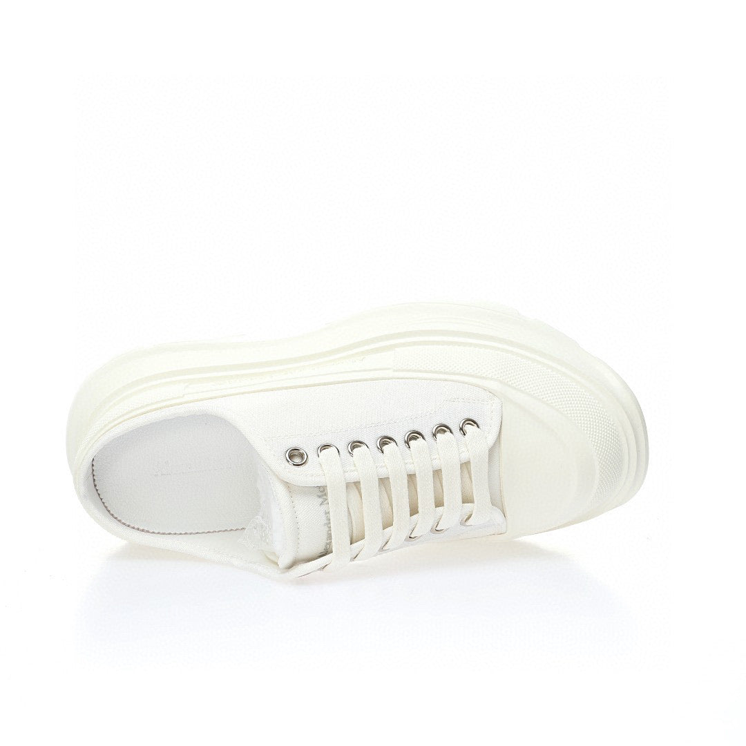 McQueen White Widow