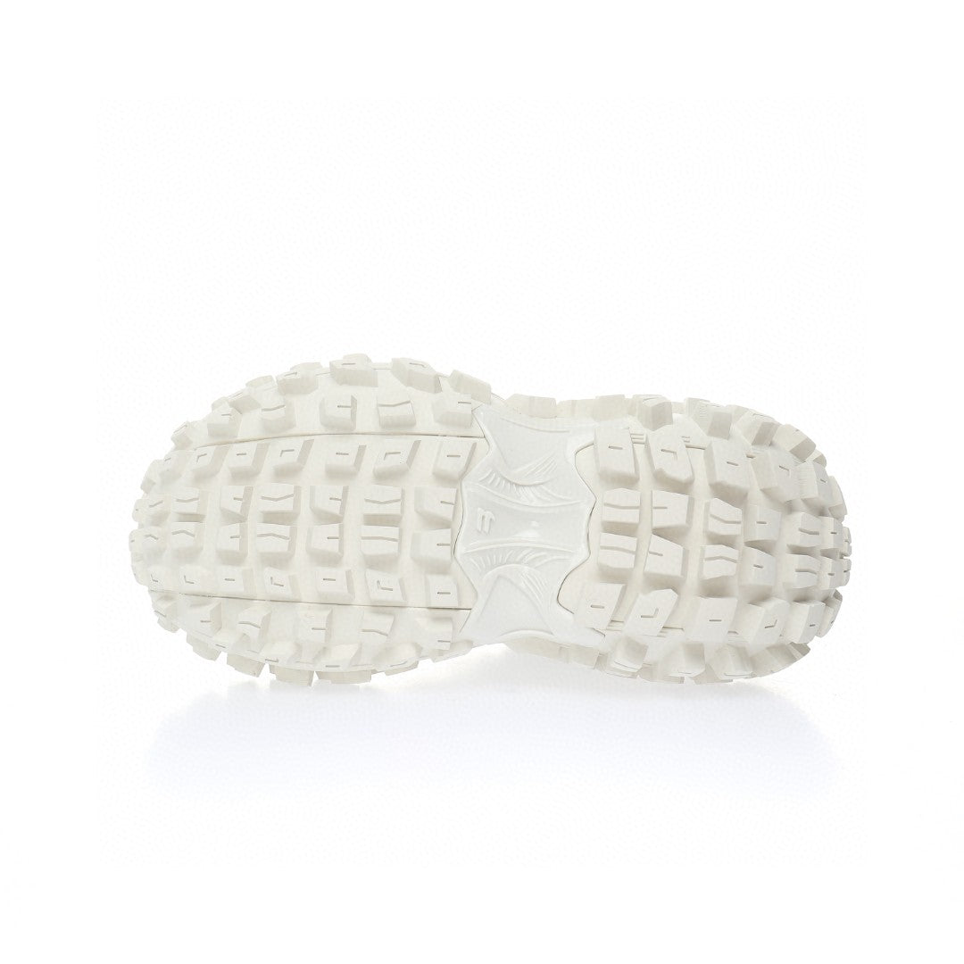 BB Defender White