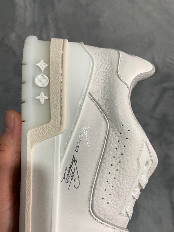 LV Trainer White Litchi