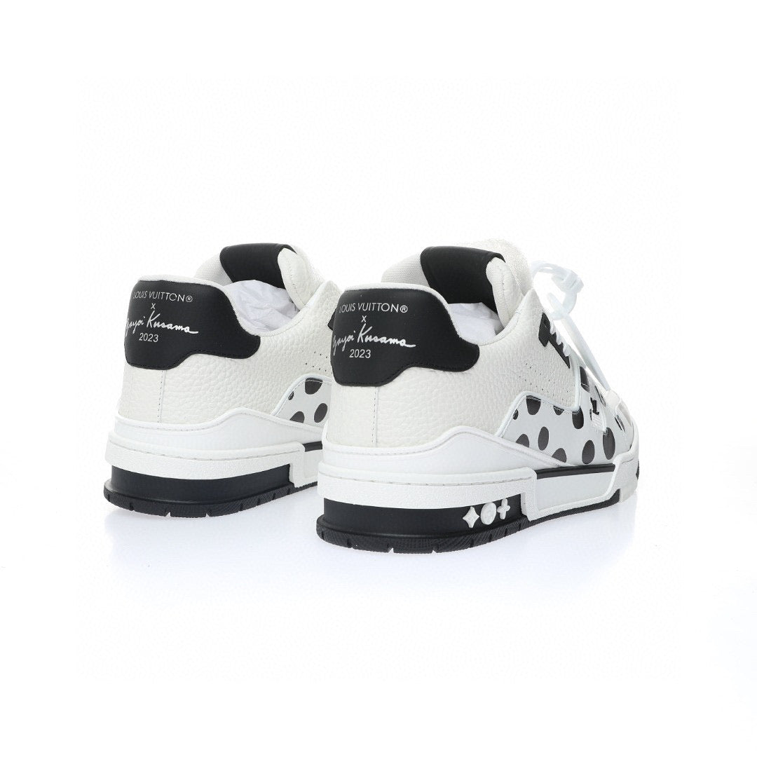 LV Trainer Black Bubbles