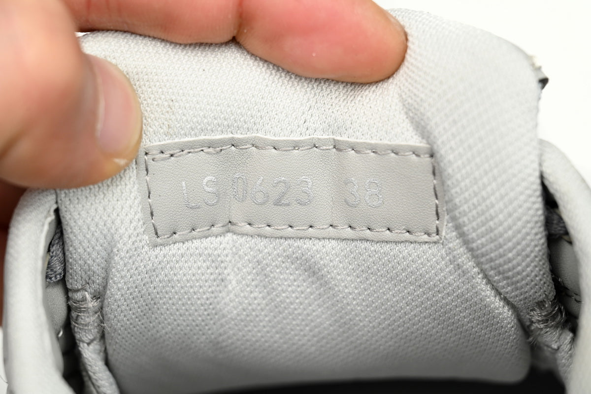 DR B30 Light Grey Sneakers Grey