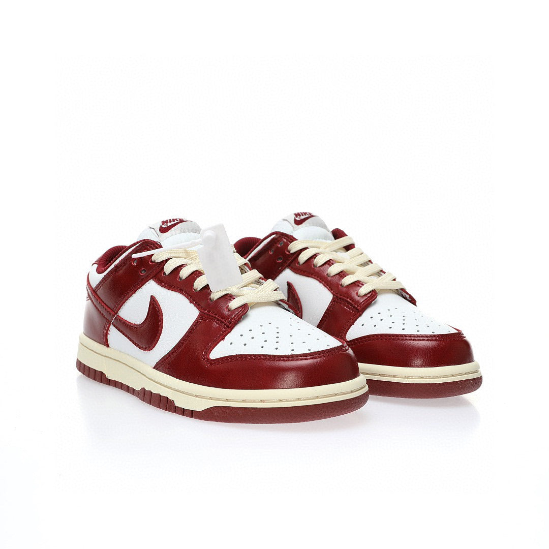 Dunk Low Vintage Team Red