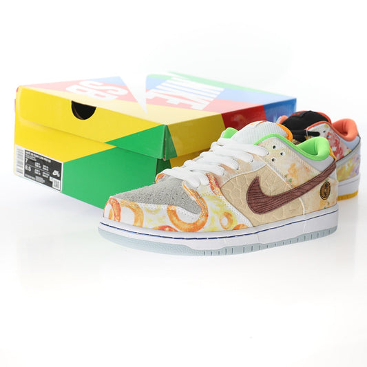 Dunk Low SB Street Hawker