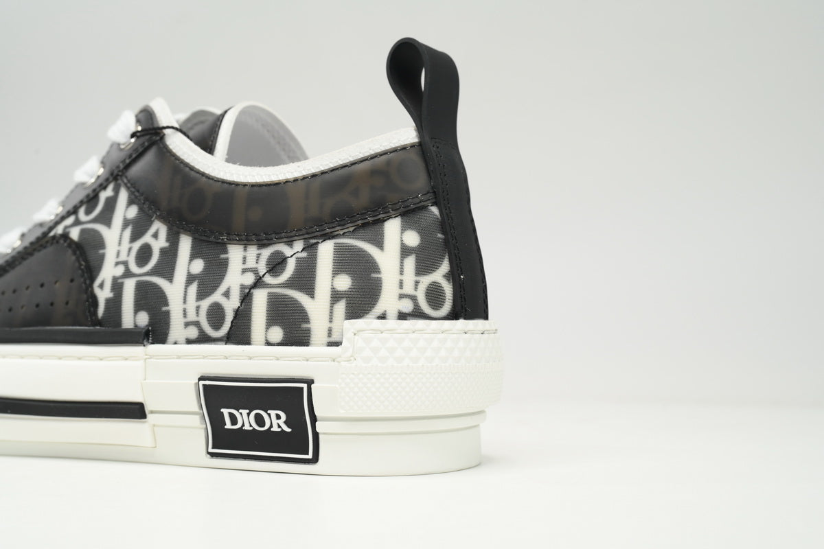 DR B23 Black & White Low