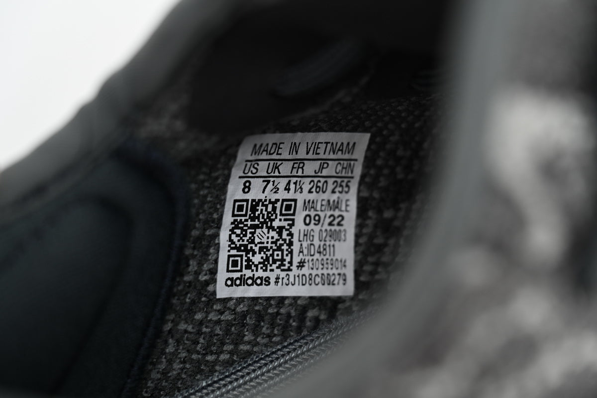 Yeezy 350 Dark Salt