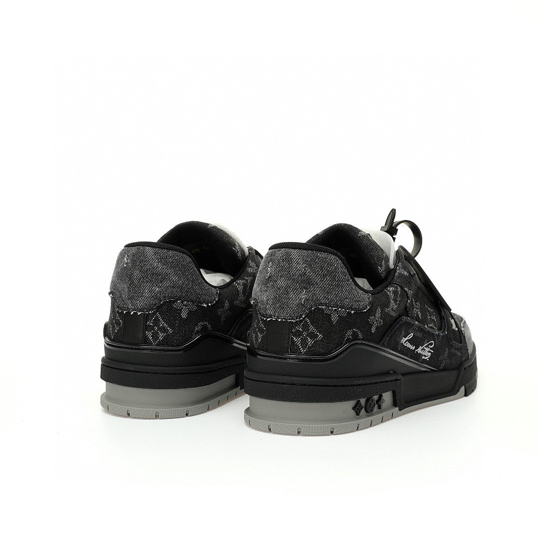 Loius Vuitton Trainer Black Monogram