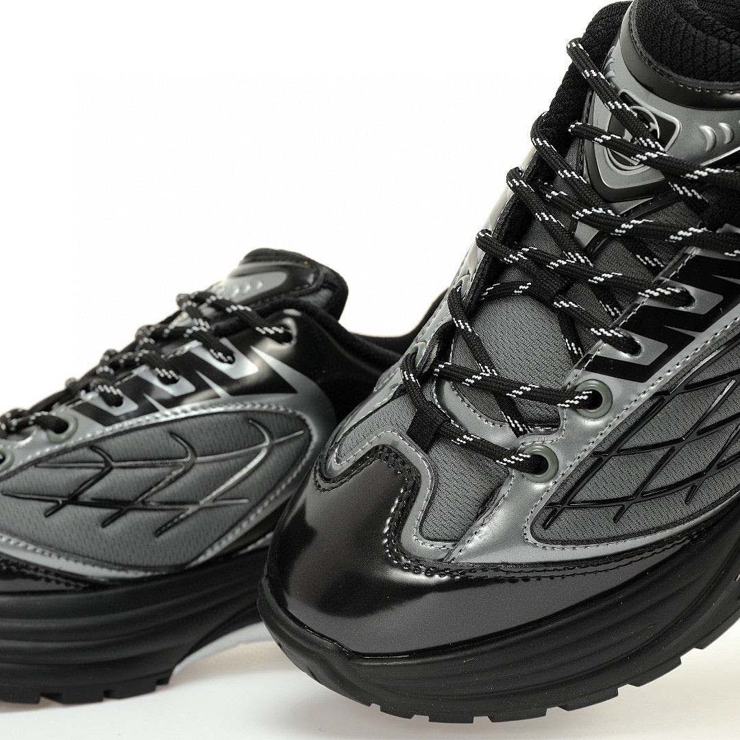 LV Discovery Lace Up Black